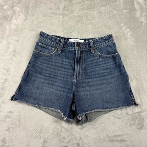 Hollister curvy high rise relaxed short sz 6(28) dark wash